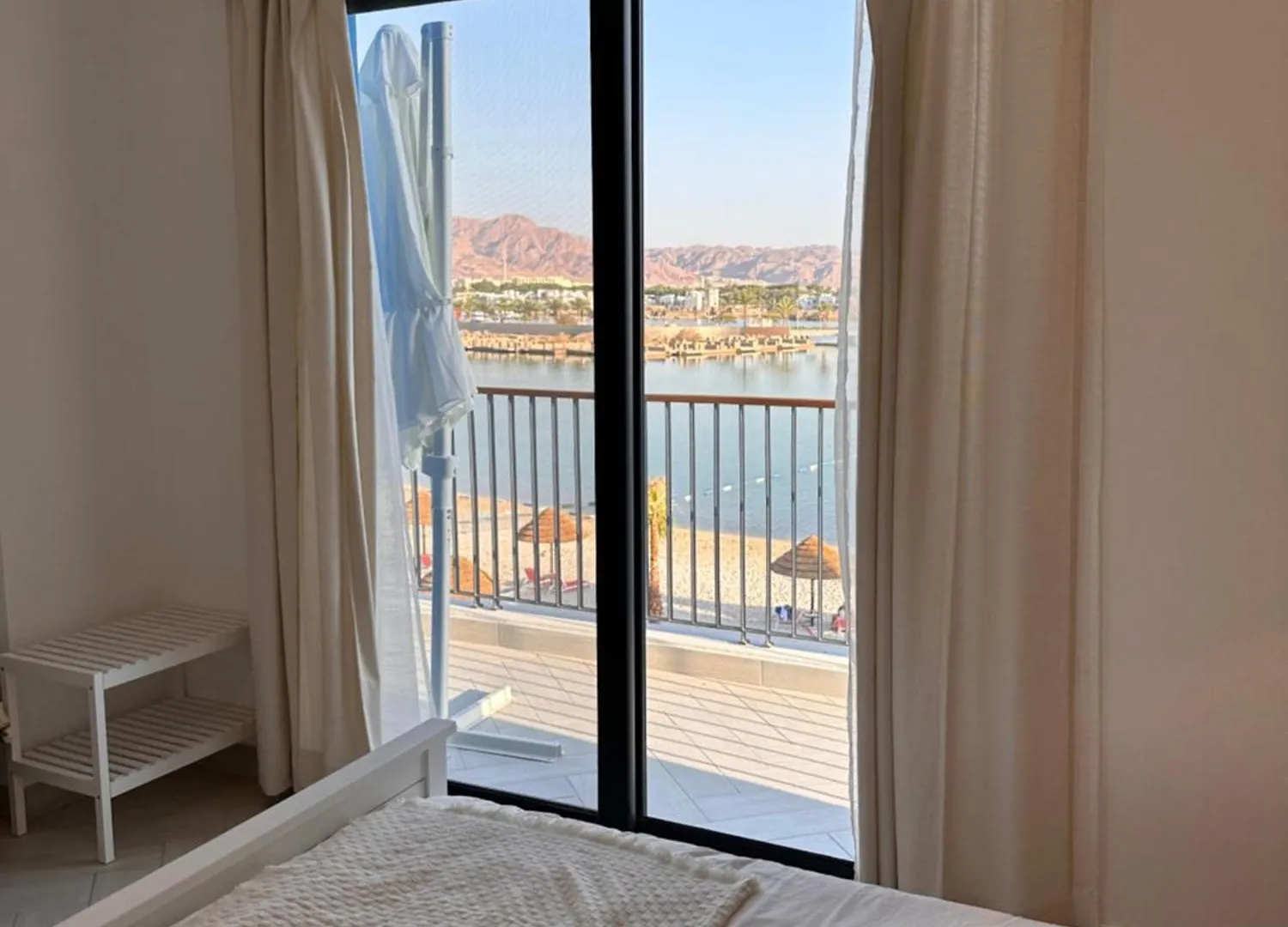 Апартаменты Chic One-Bedroom With Sea View Акаба