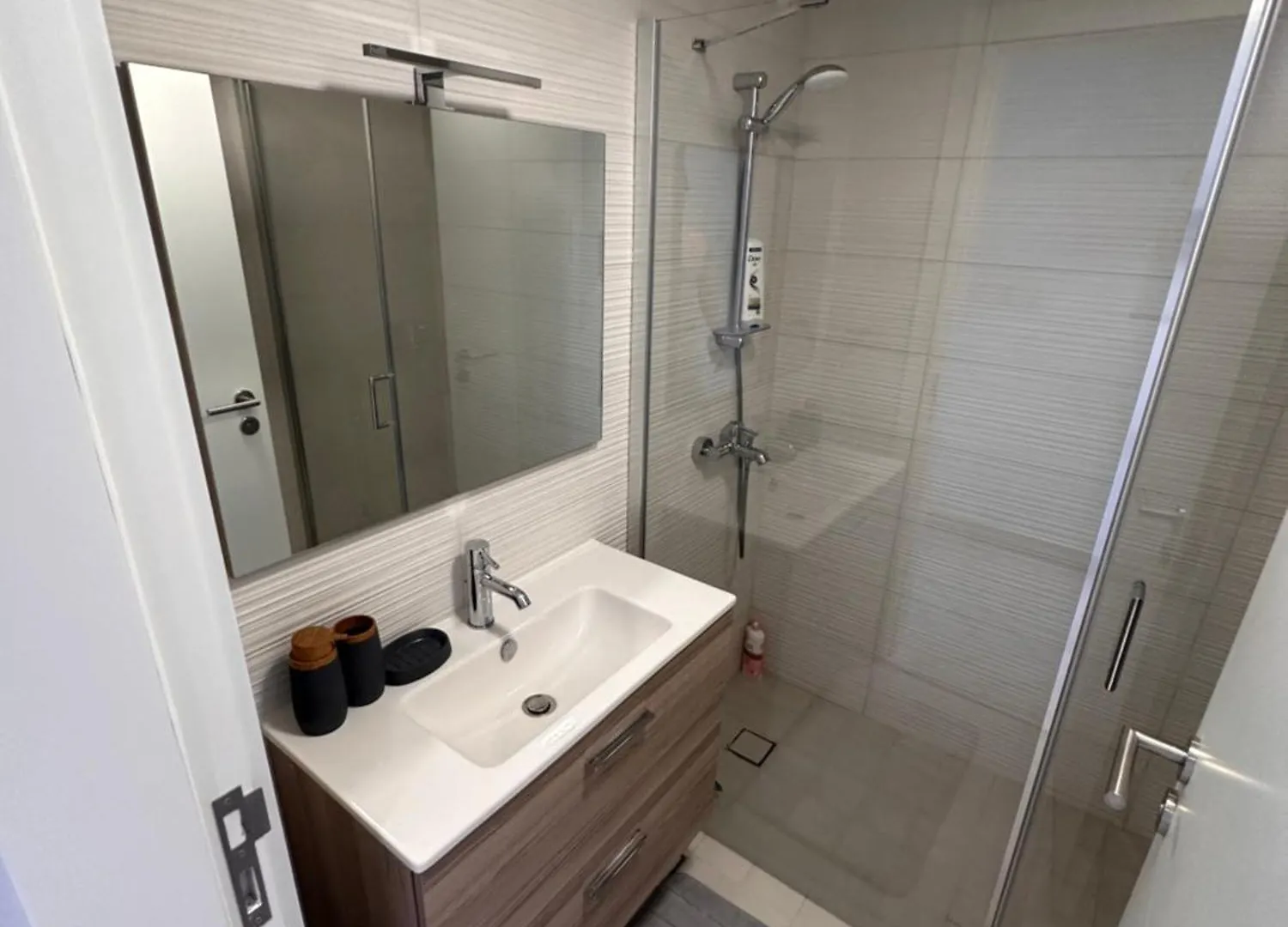 עקבה Chic One-Bedroom With Sea View