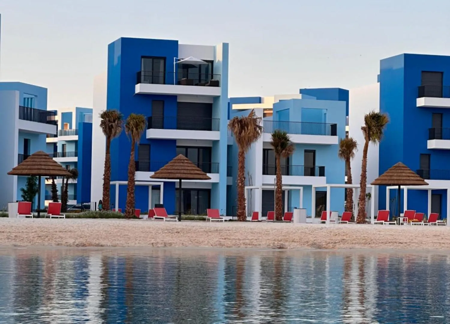 דירה עקבה Chic One-Bedroom With Sea View